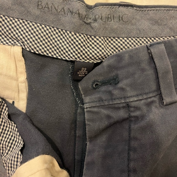 Lot of 3 men’s shorts, dockers/ banana republic/ izod size 33 - Picture 3 of 5